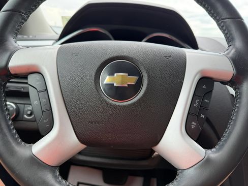 Used 2011 Chevrolet Traverse LT w/ Personal Connectivity Package FWD image 17