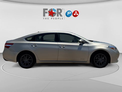 Used 2014 Toyota Avalon Limited w/ Technology Package FWD image 6