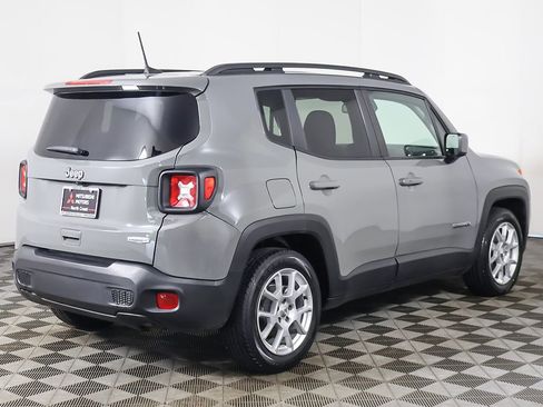 Used 2021 Jeep Renegade Latitude w/ Convenience Group FWD image 9