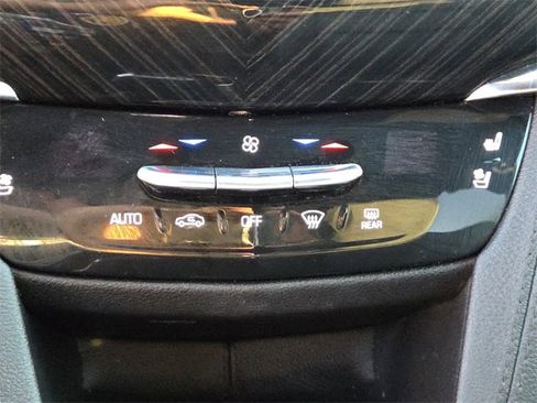 Used 2020 Cadillac XT6 Premium Luxury image 21