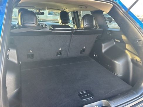 Used 2019 Jeep Cherokee Trailhawk image 9