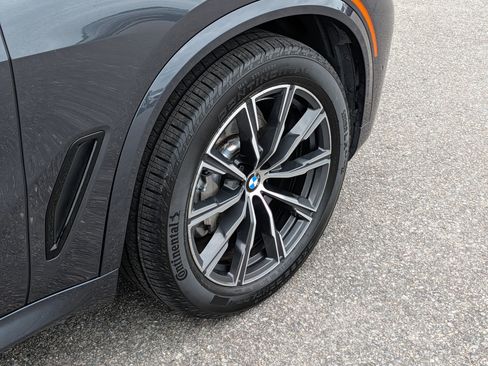 Used 2021 BMW X5 sDrive40i w/ M Sport Package RWD image 12
