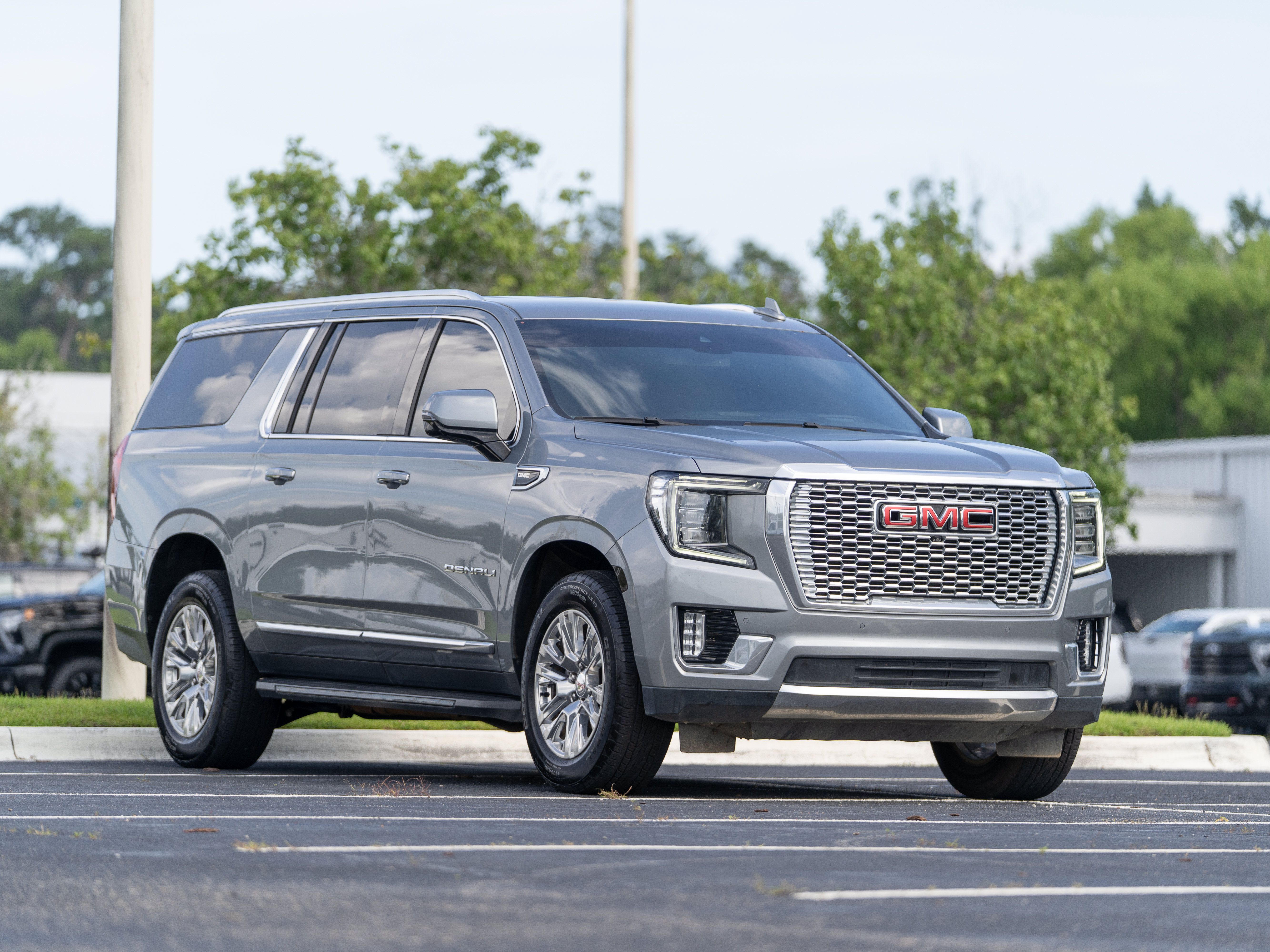 Used 2023 GMC Yukon XL Denali RWD image 44