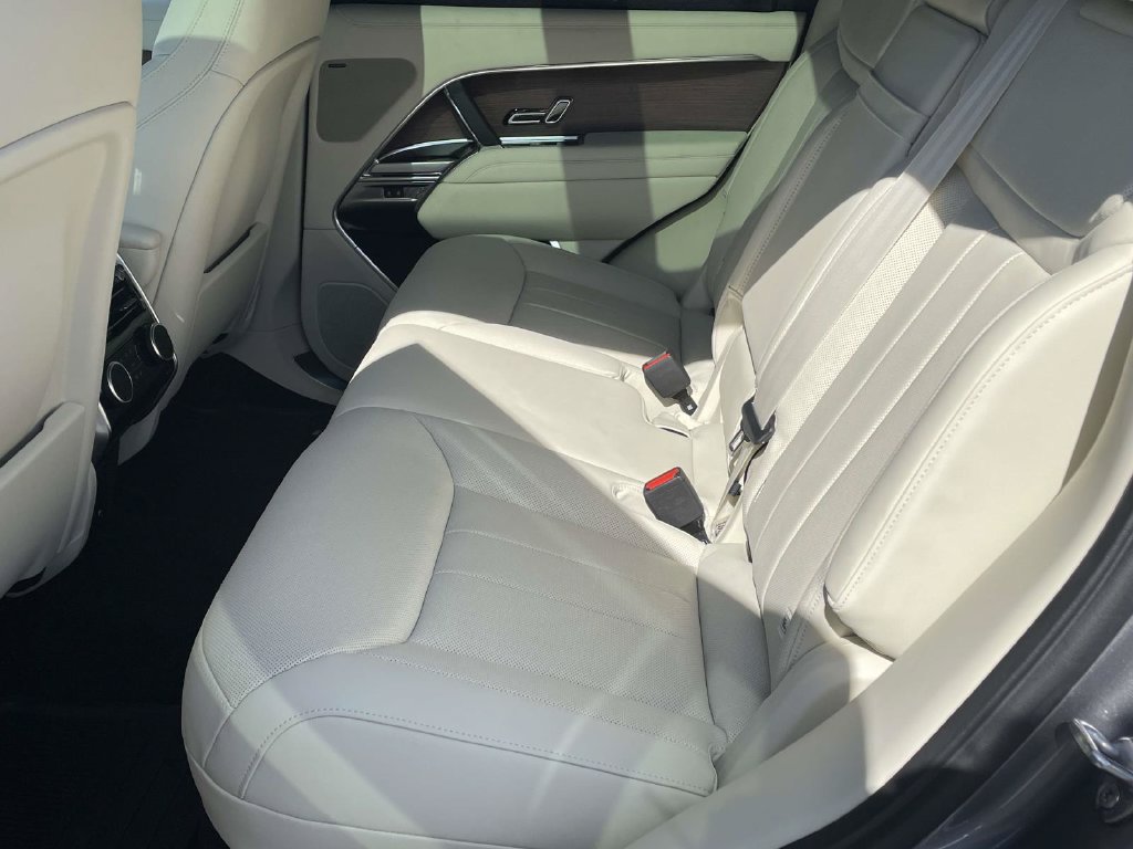 New 2026 Land Rover Range Rover SE AWD/4WD image 13
