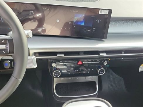 New 2026 Hyundai Ioniq 9 SE image 14