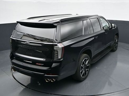 Used 2025 Chevrolet Suburban RST w/ Comfort Package AWD/4WD image 35