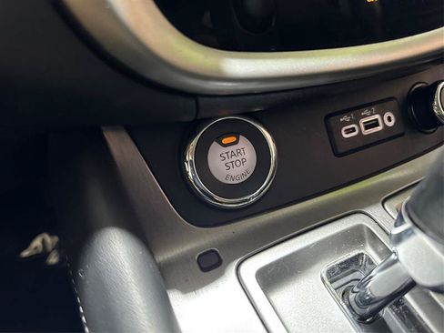 Used 2023 Nissan Murano S AWD/4WD image 27