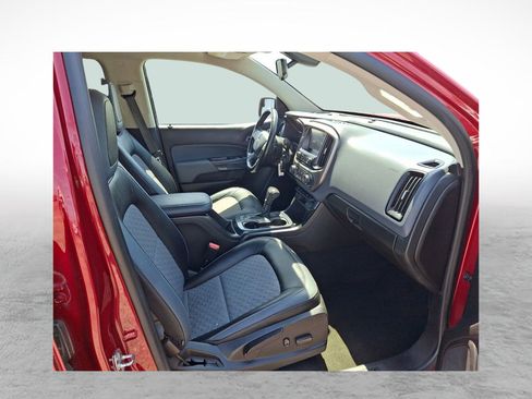 Used 2017 Chevrolet Colorado Z71 AWD/4WD image 11