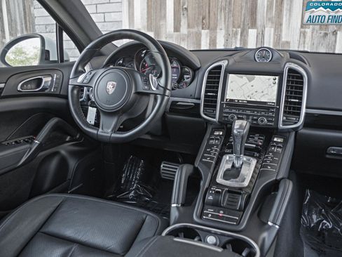 Used 2014 Porsche Cayenne Platinum Edition AWD/4WD image 16