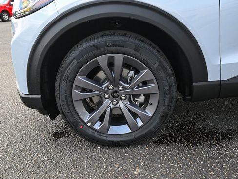New 2026 Ford Explorer Active w/ Active Comfort Package AWD/4WD image 12