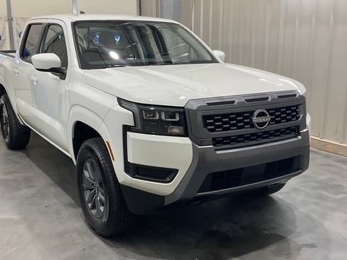 Used 2026 Nissan Frontier SV AWD/4WD image 2