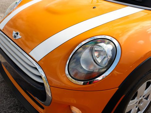 Used 2015 MINI Cooper 2-Door Hardtop image 30