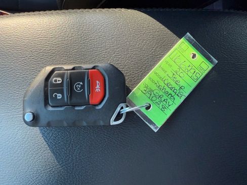 Used 2020 Jeep Wrangler Unlimited Sahara image 40