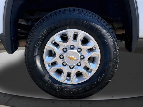 Used 2024 Chevrolet Silverado 2500 LT image 36