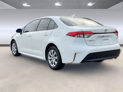 Used 2023 Toyota Corolla LE image 3