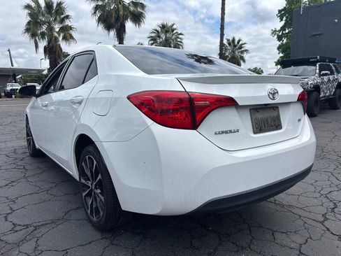 Used 2018 Toyota Corolla SE w/ Carpet Mat Package (TMS) FWD image 6