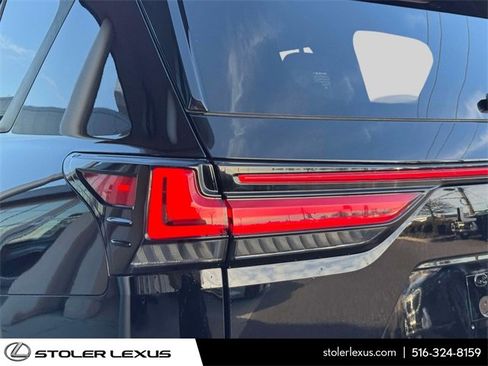 Certified 2022 Lexus LX 600 F Sport image 10