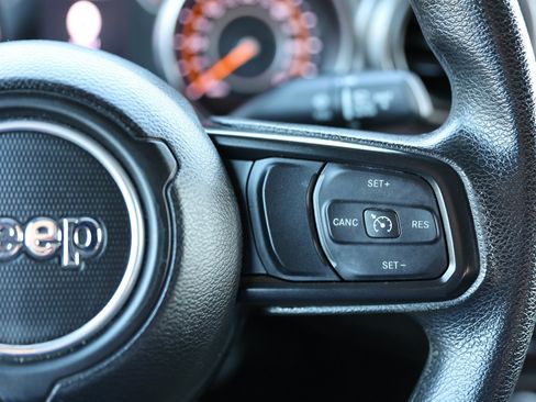 Used 2021 Jeep Wrangler Unlimited Sport image 39