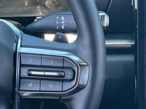 Used 2025 GMC Terrain Elevation AWD/4WD image 25