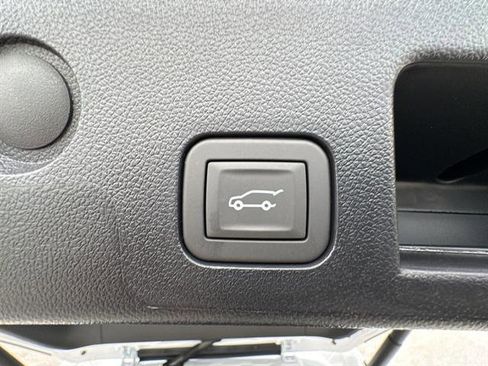 New 2026 Chevrolet Equinox LT w/ Convenience Package II FWD image 11