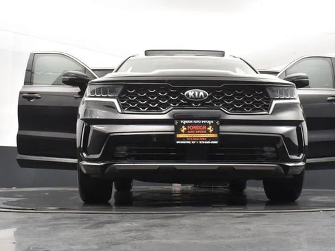 Used 2021 Kia Sorento EX w/ Panoramic Sunroof Package image 11