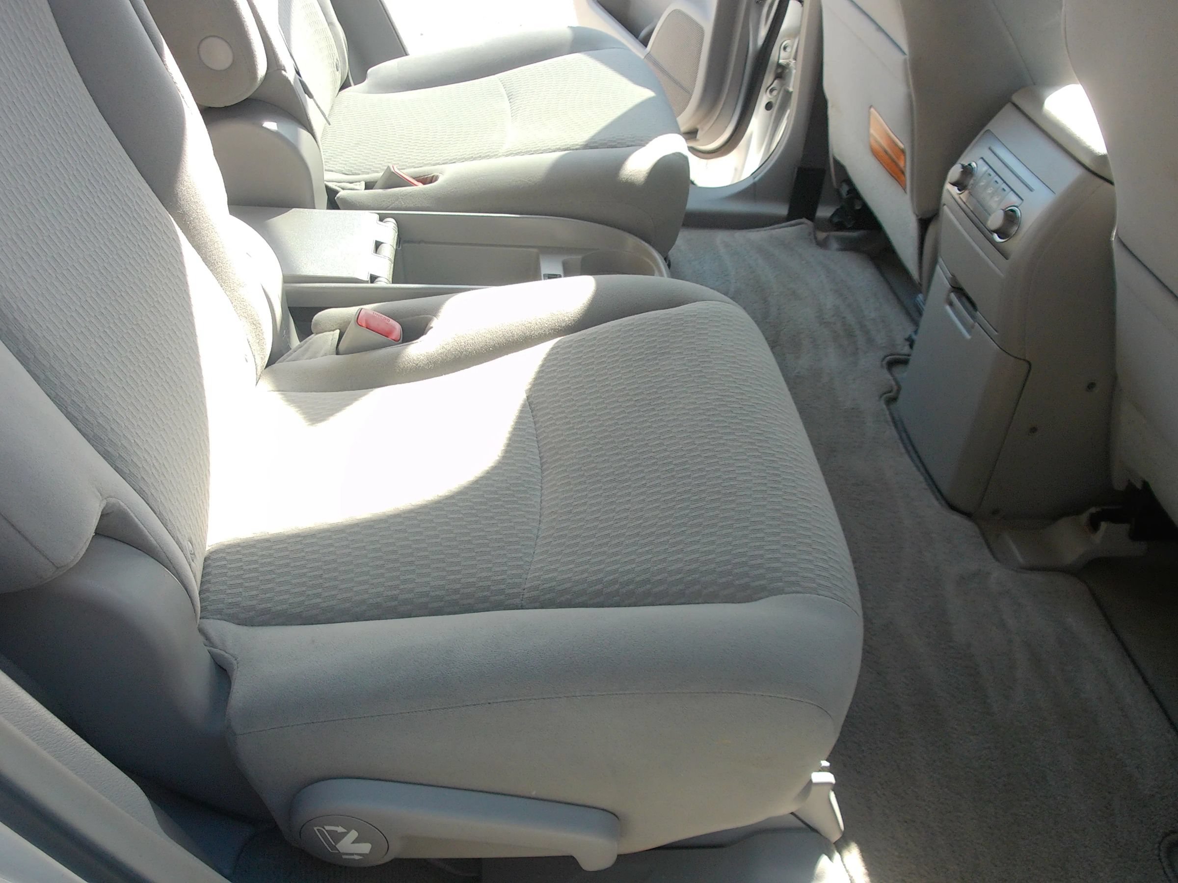 Used 2010 Toyota Highlander 2WD w/ 3rd Row Seat Pkg image 34