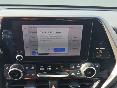 Used 2023 Toyota Highlander XLE image 14