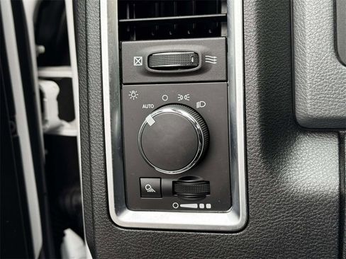 Used 2016 RAM 2500 SLT image 29