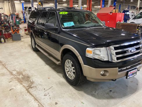 Used 2014 Ford Expedition EL XLT w/ Equipment Group 202A AWD/4WD image 3