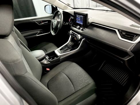 Used 2022 Toyota RAV4 XLE image 22