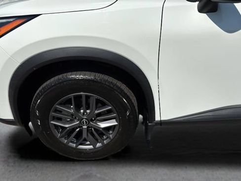 Used 2025 Nissan Rogue S FWD image 34