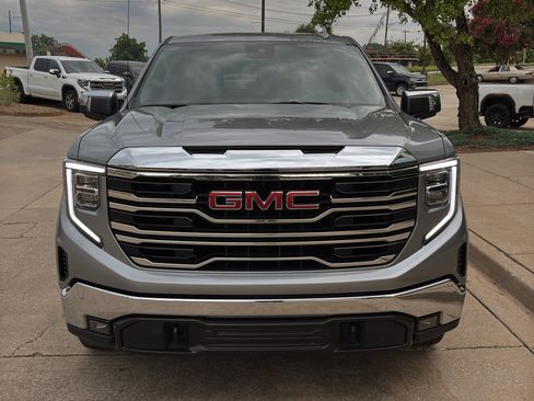 Used 2025 GMC Sierra 1500 SLT RWD image 3