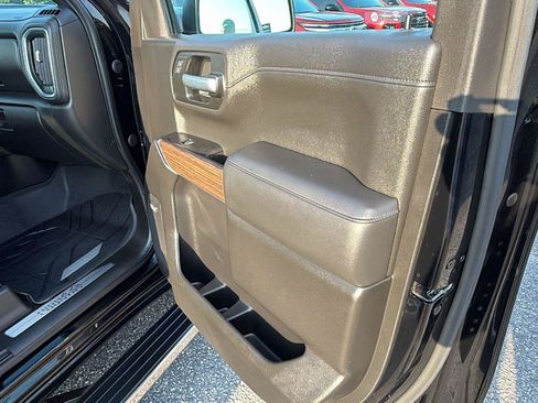 Used 2021 Chevrolet Silverado 1500 High Country w/ Technology Package AWD/4WD image 16
