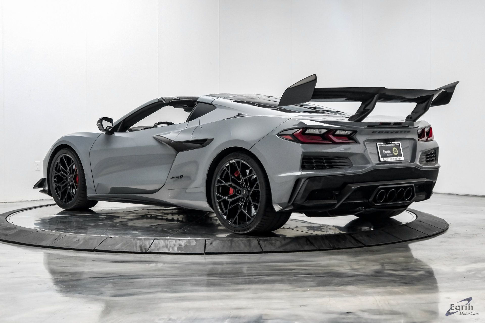 Used 2025 Chevrolet Corvette ZR1 w/ ZR1 Carbon Fiber Aero Package RWD image 13