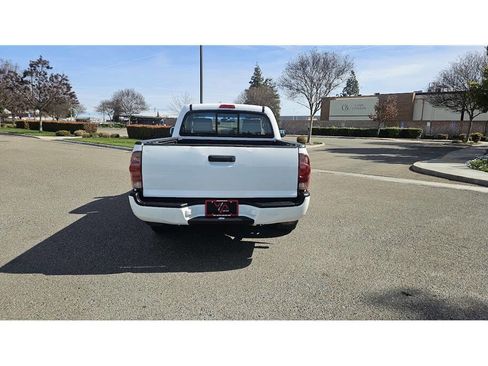 Used 2014 Toyota Tacoma 2WD Regular Cab image 6