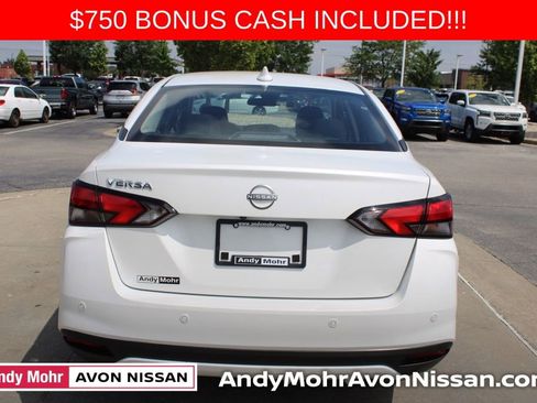 New 2025 Nissan Versa SV w/ Trunk Package image 4