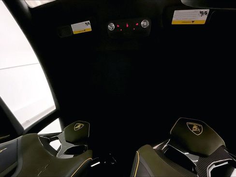Used 2024 Lamborghini Huracan Sterrato image 20