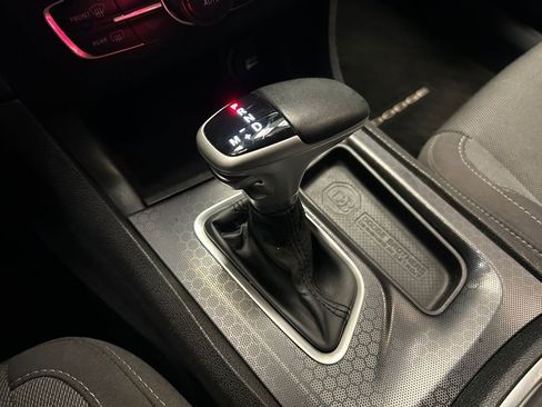 Used 2017 Dodge Charger SXT image 15