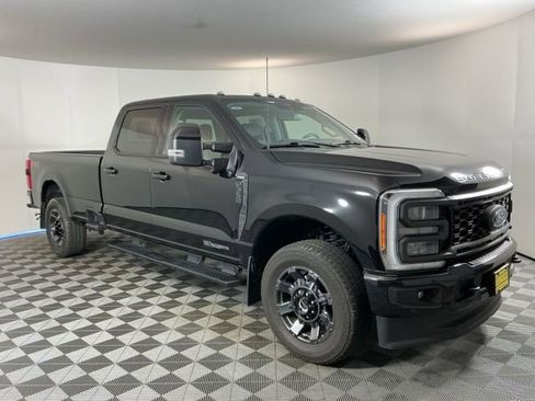 Used 2023 Ford F350 Lariat w/ Lariat Ultimate Package image 3