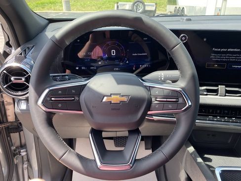 New 2025 Chevrolet Equinox LT image 13