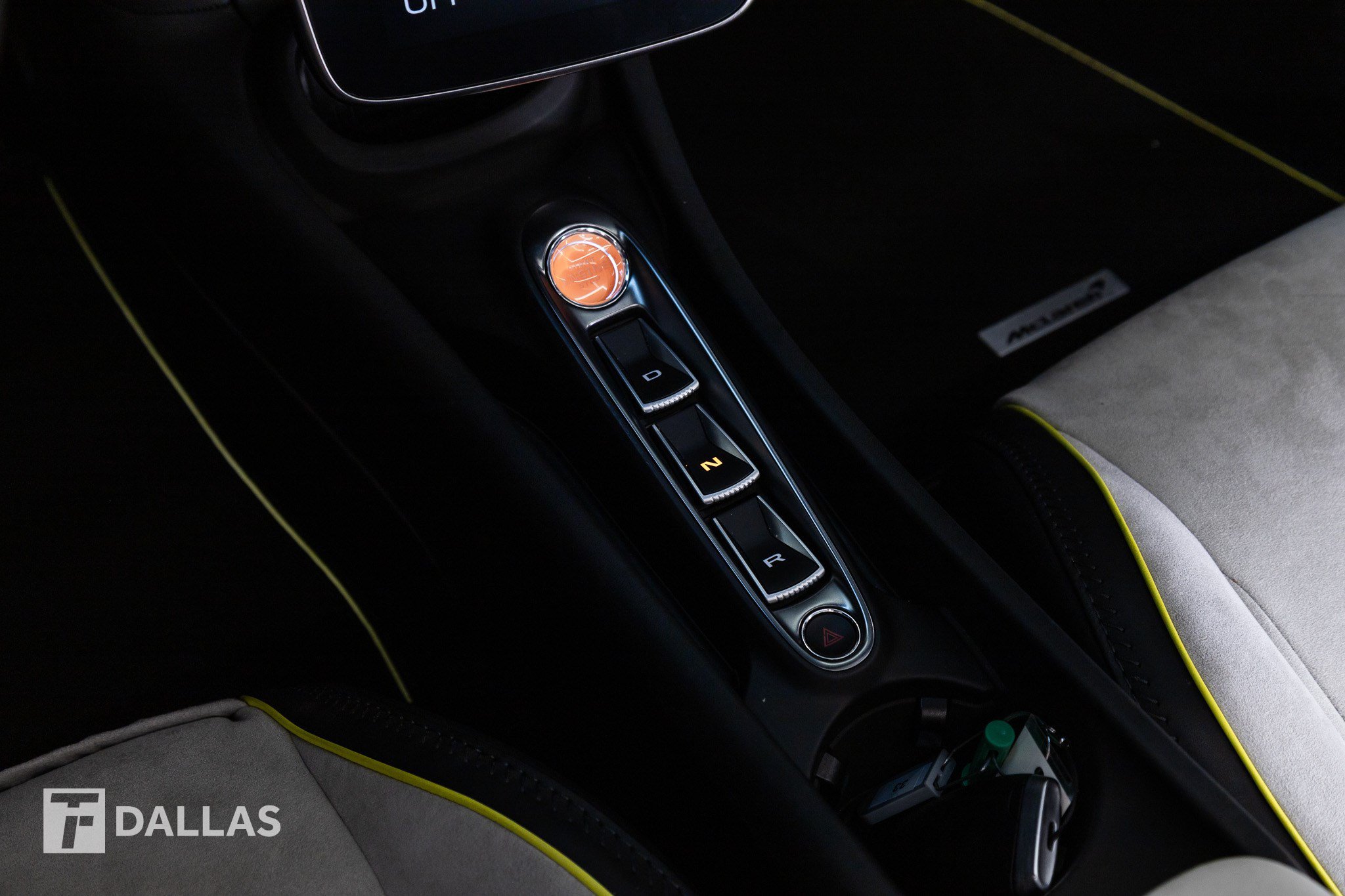 Used 2025 McLaren Artura Spider RWD image 28