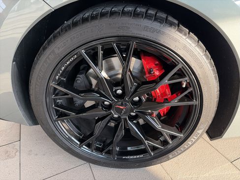 Used 2023 Chevrolet Corvette Stingray Premium Conv w/ Z51 Performance Package image 17