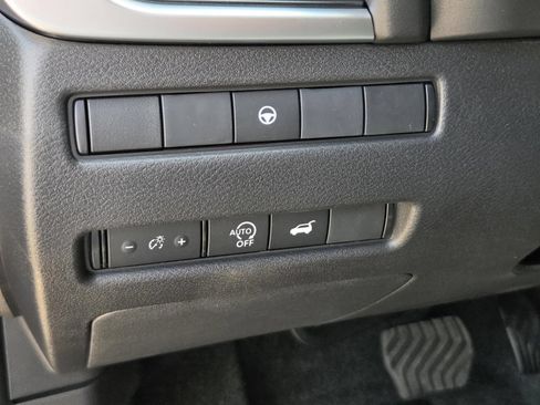 New 2026 Nissan Rogue SV FWD image 19