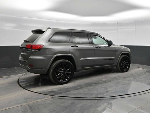 Used 2019 Jeep Grand Cherokee Altitude AWD/4WD image 8