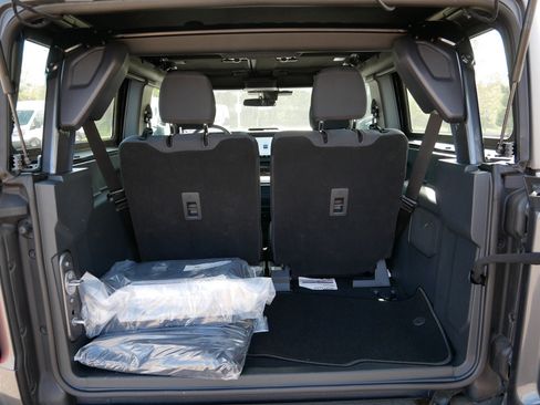 Used 2025 Ford Bronco 2-Door AWD/4WD image 18