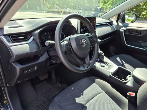 Used 2024 Toyota RAV4 LE AWD/4WD image 12