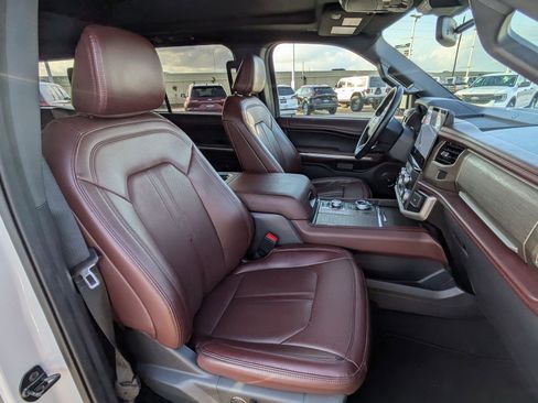 Used 2024 Ford Expedition Limited image 32