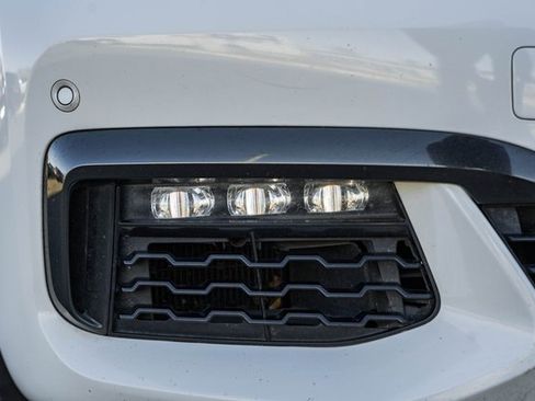 Used 2019 BMW 740i 740i w/ M Sport Package image 15