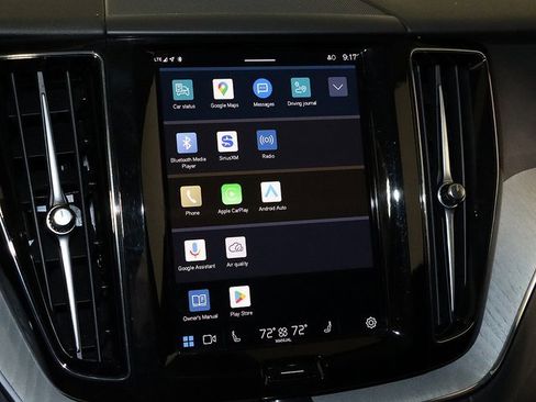 Used 2025 Volvo XC60 B5 Plus image 17