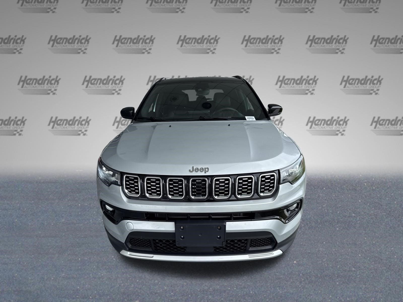 Used 2025 Jeep Compass Limited AWD/4WD image 3